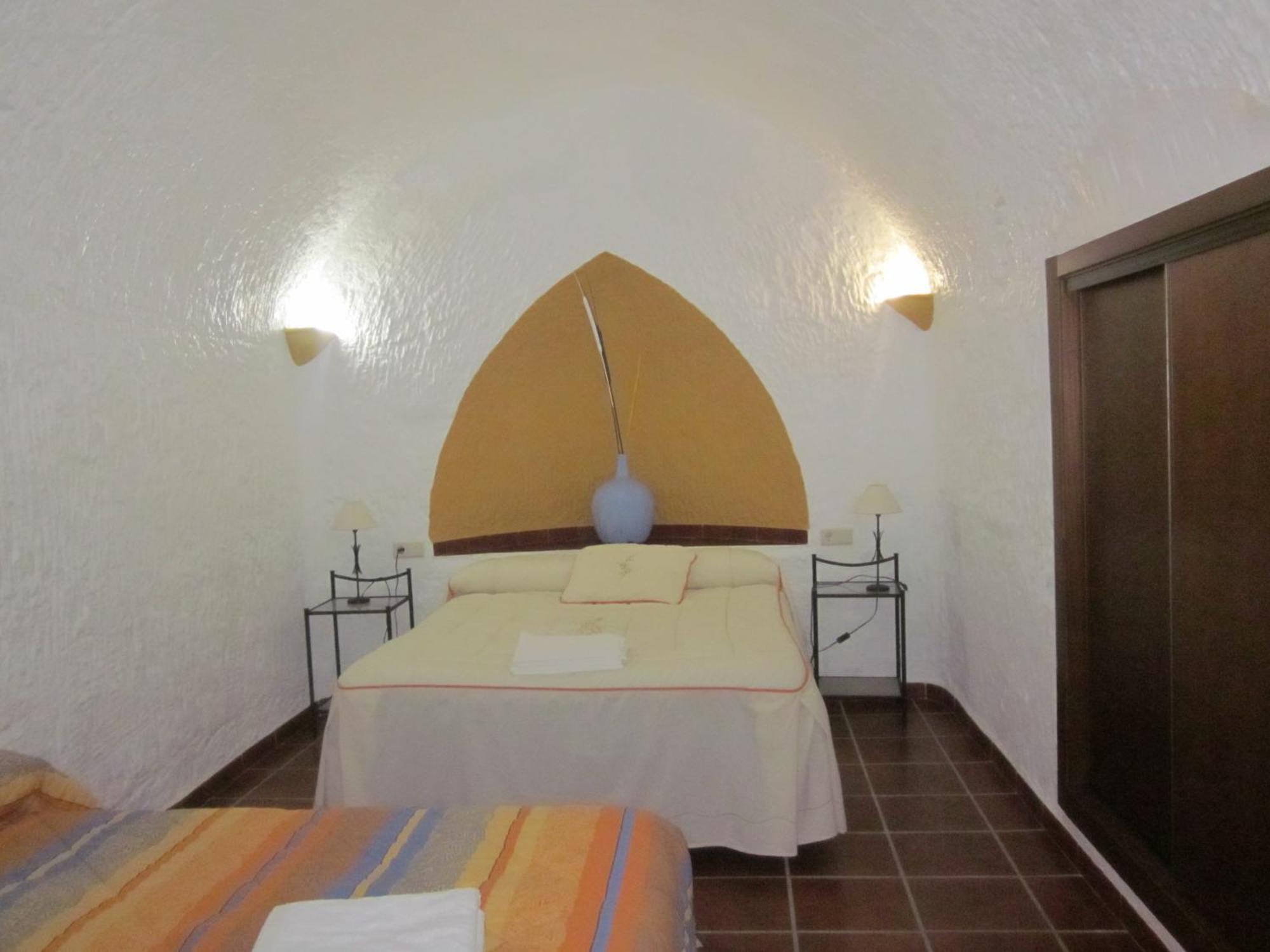 Cuevas La Chumbera Guest House Benalua de Guadix Exterior photo