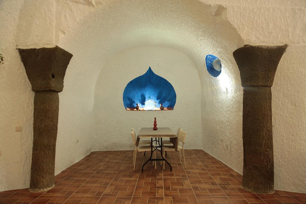 Cuevas La Chumbera Guest House Benalua de Guadix Exterior photo